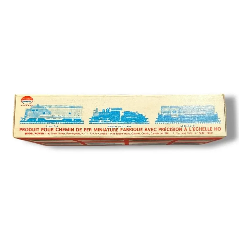 Model Power Santa Fe Blue Boxcar